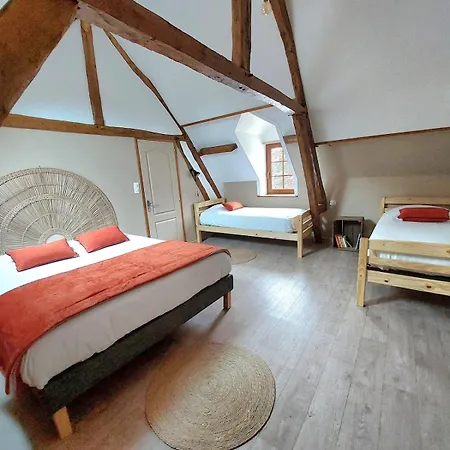 Les Boutons D'or Lacres