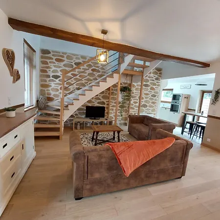 Les Boutons D'or بيت للعطل Lacres