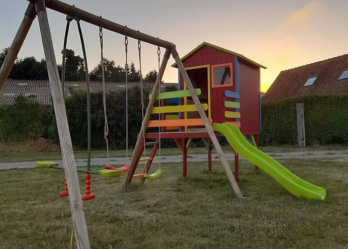 Les Boutons D'or Hébergement de vacances Lacres